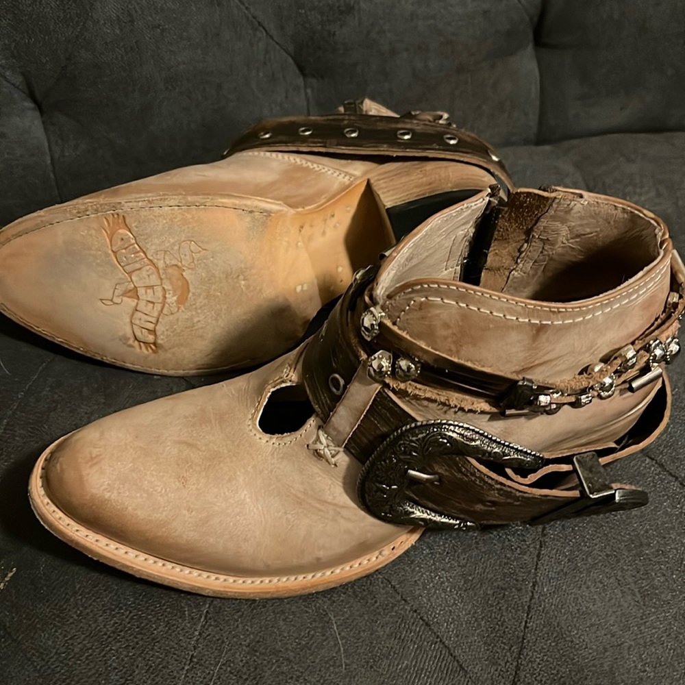 Lightly worn Cowgirl boots.